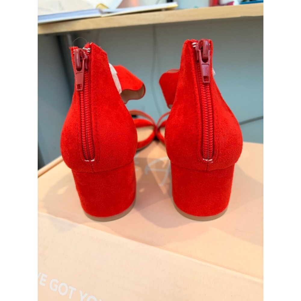 Red Scalloped Suede Block Heel - Picture 2 of 4